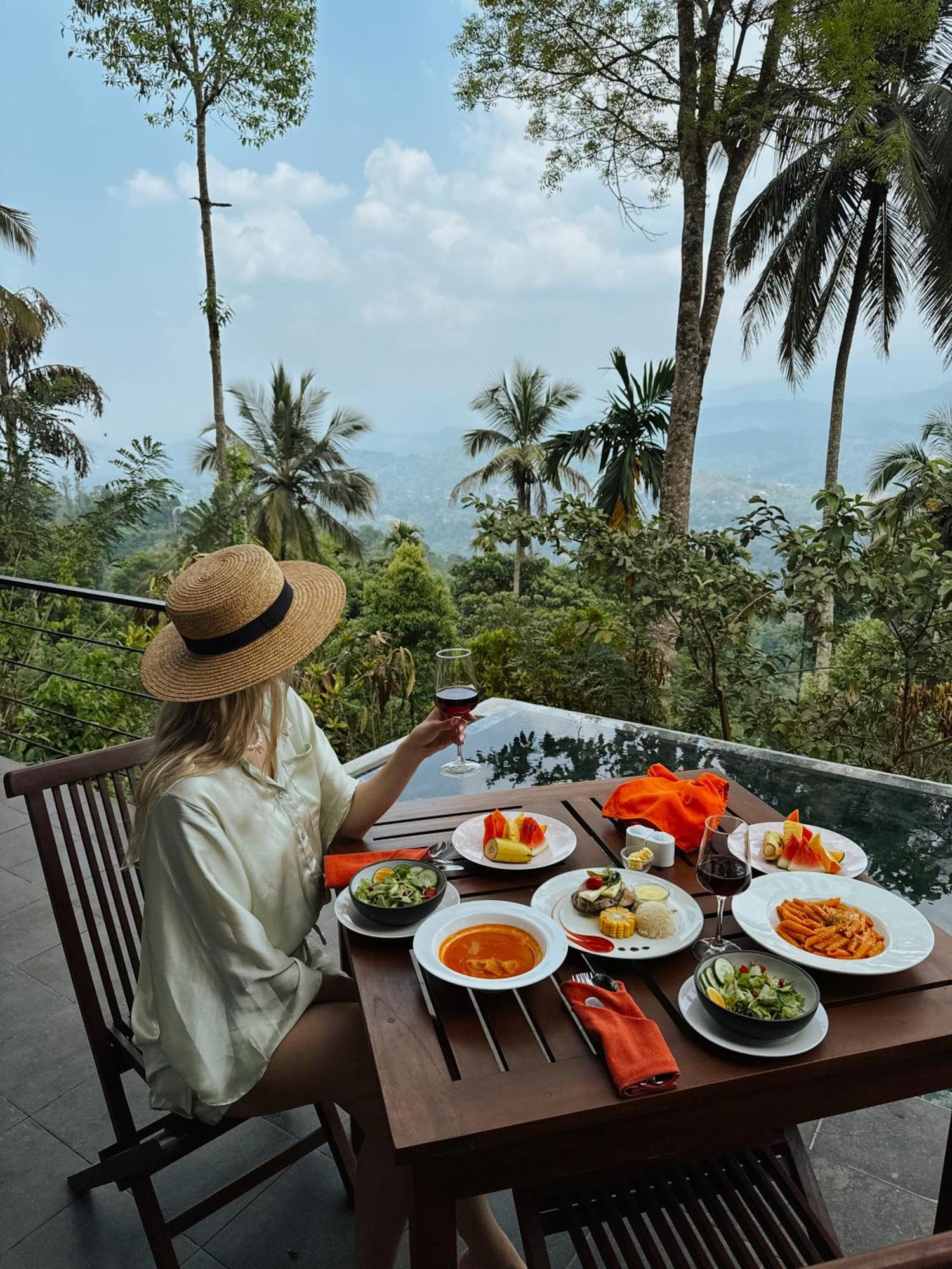 Aarunya Nature Resort - Kandy Buitenkant foto